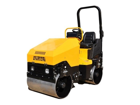 ISO 세로로 연결되는 도로 롤러 기계 무게 1.5t 디젤 엔진 1개 년 보장 1.3-1.5ton